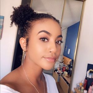 Meet your Posher, Sarai